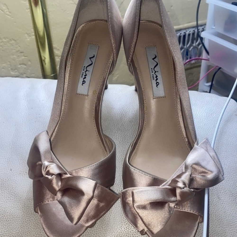 Nina Ronelle Blush Satin D'orsay Wedges with Embellished Bow, Size 9/39 s. flaws